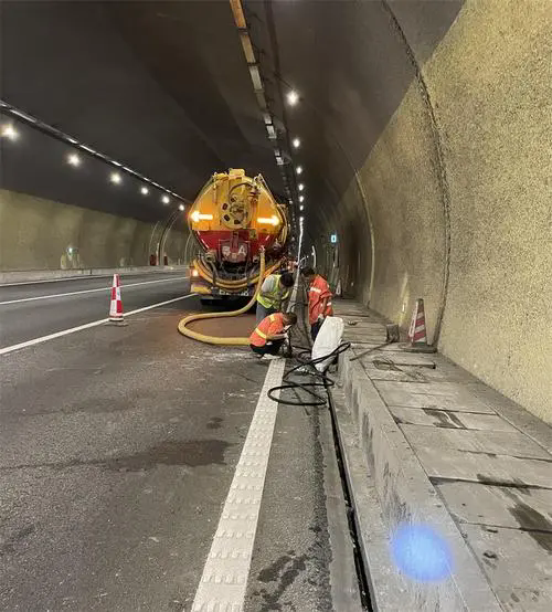 神池隧道排水渠清淤